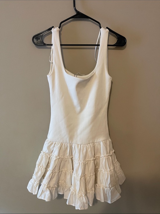 Zara Dresses & Skirts - Zara creamRuffle Tank Dress